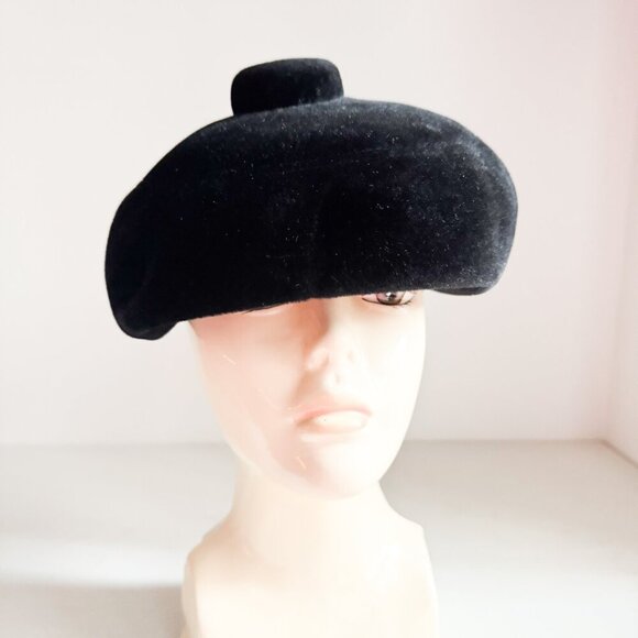 Vintage Eaton's 50s 60s Black Velvet Pillbox Hat - Picture 7 of 12